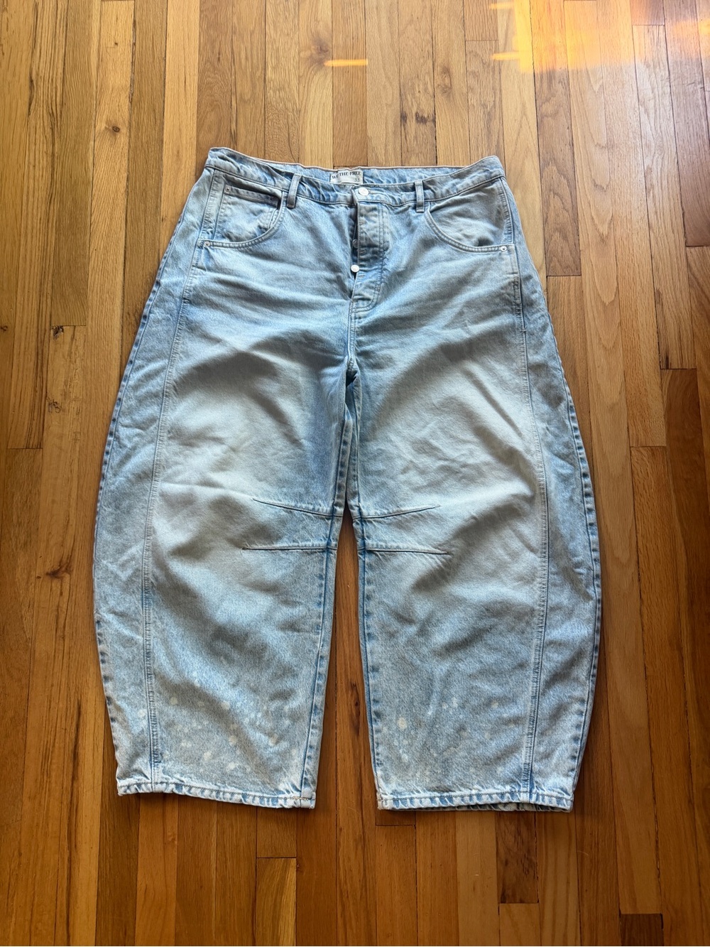 NWOT We the free light wash barrel jeans